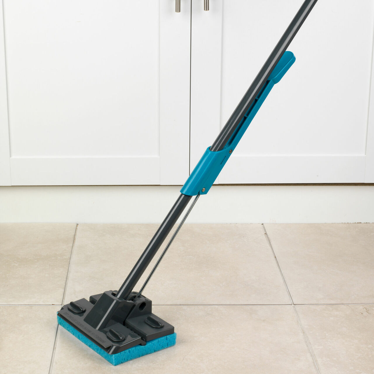 Sponge broom with long handle and additional sponge Beldray LA050915EU7