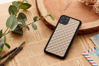 iPhone 11 Pro protective cover made of natural wood - MAN&amp;WOOD