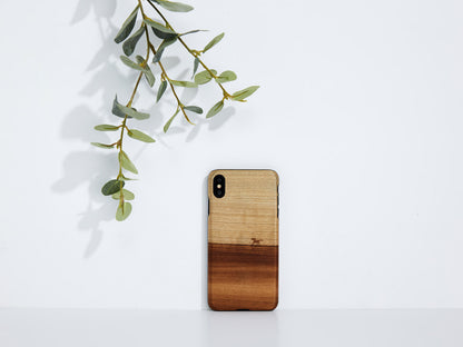 iPhone XS Max dabīgā koka vāciņš, mustang melns - MAN&WOOD