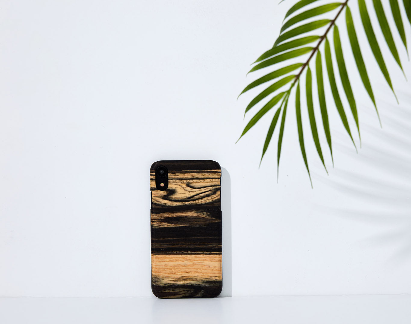 iPhone XR cover, natural wood, MAN&amp;WOOD