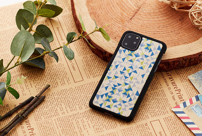 iPhone 11 Pro vāciņš no dabīgā koka ar zilu trijstūri MAN&WOOD