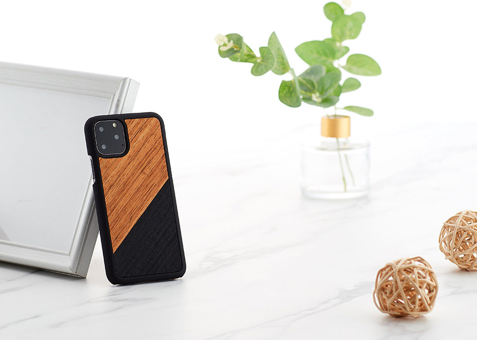 iPhone 11 Pro cover made of natural wood - MAN&amp;WOOD