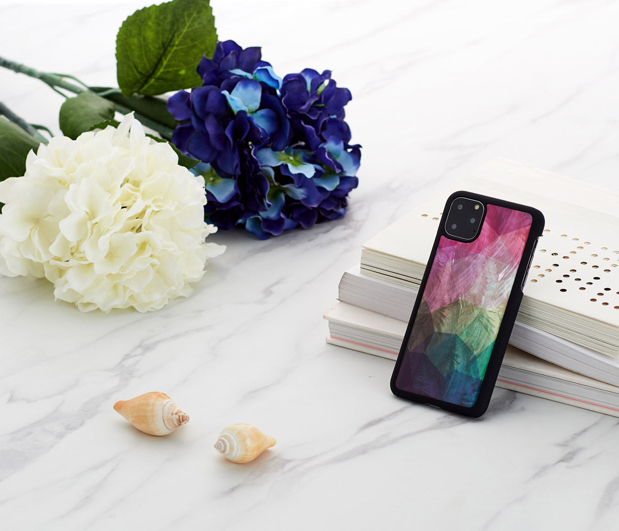 Smartphone case in water flower design, iPhone 11 Pro Max, iKins