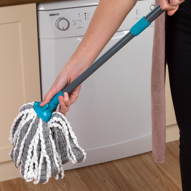 Telescopic antibacterial mop with spare nozzle Beldray LA049179UFFEU7