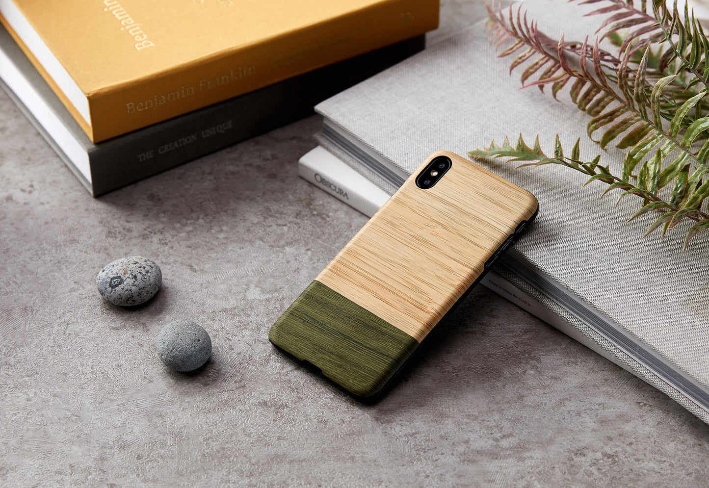 Cover for iPhone X/XS made of natural wood - MAN&amp;WOOD