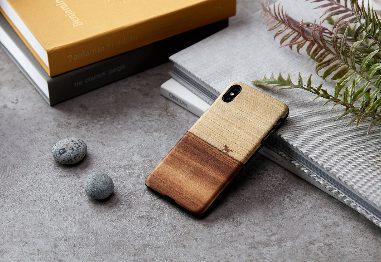 iPhone XS Max natural wood cover, mustang black - MAN&amp;WOOD