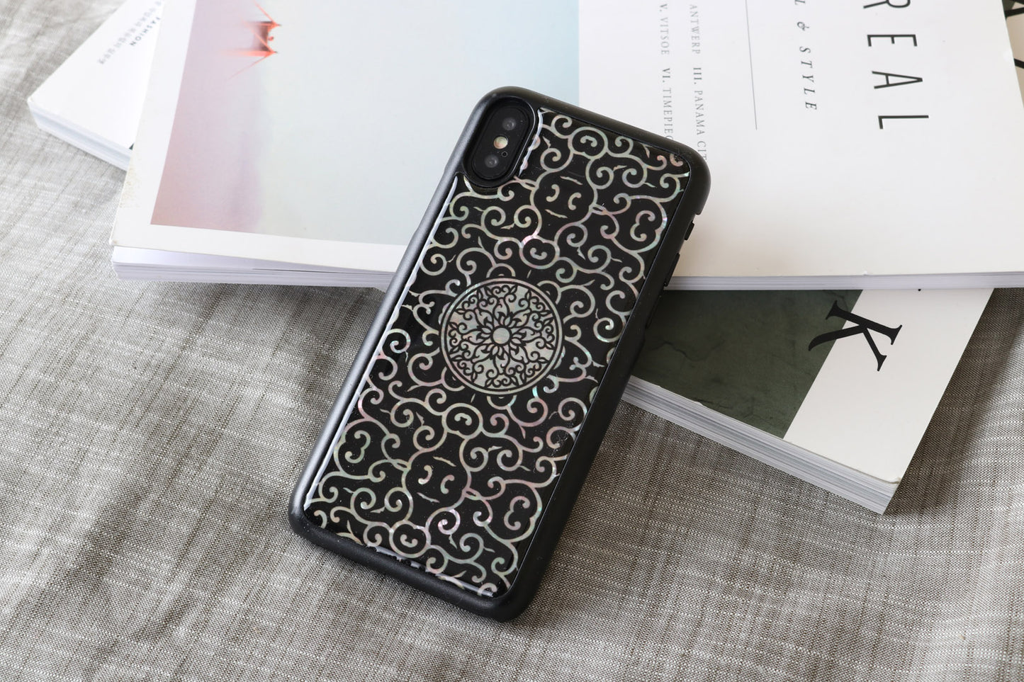 Smartphone case with mother-of-pearl for iPhone XS/S, black