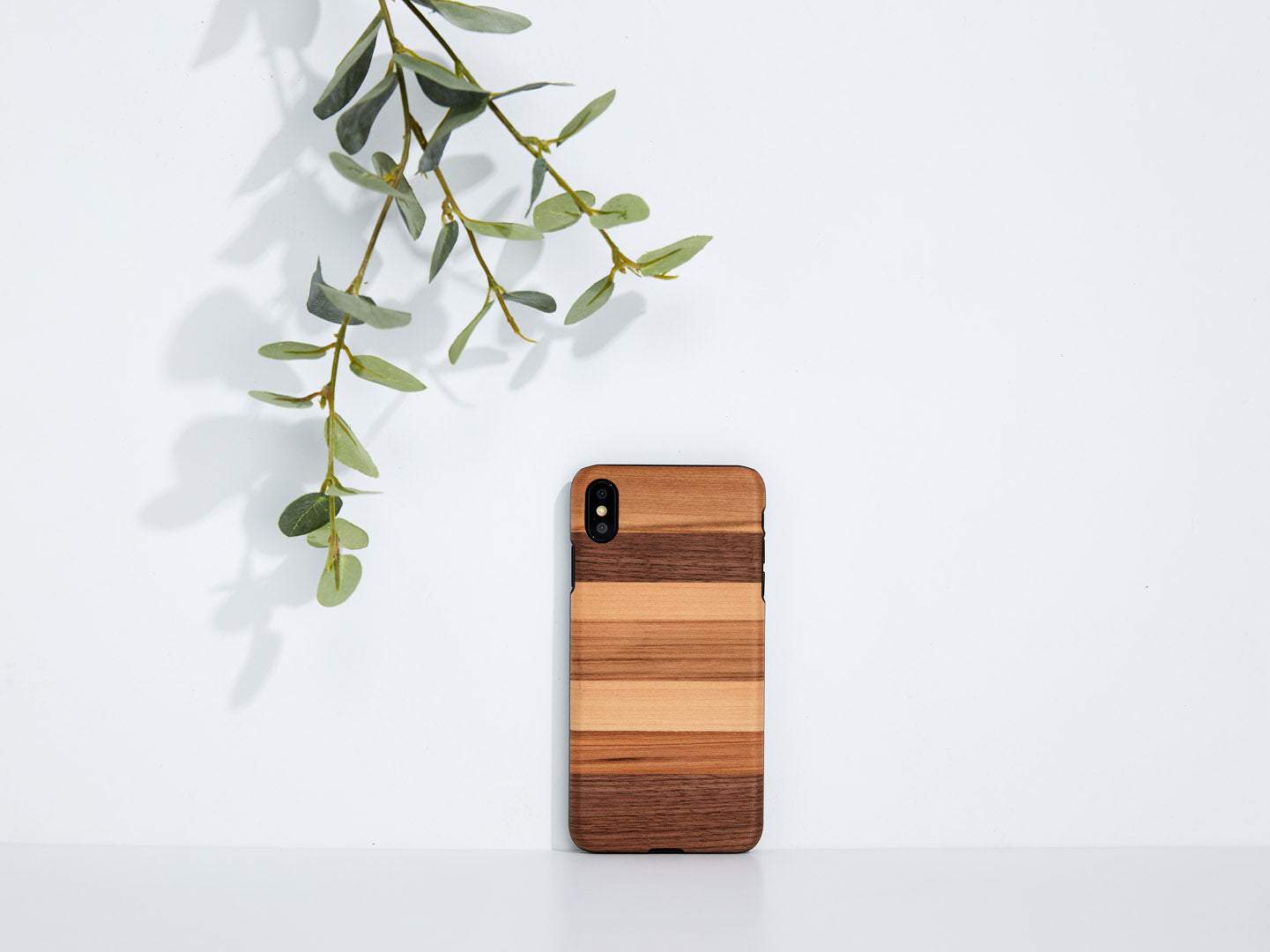 iPhone XS Max cover made of natural wood, MAN&amp;WOOD