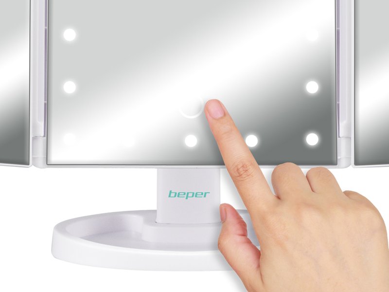 Make-up mirror with LED light and magnification Beper P302VIS050