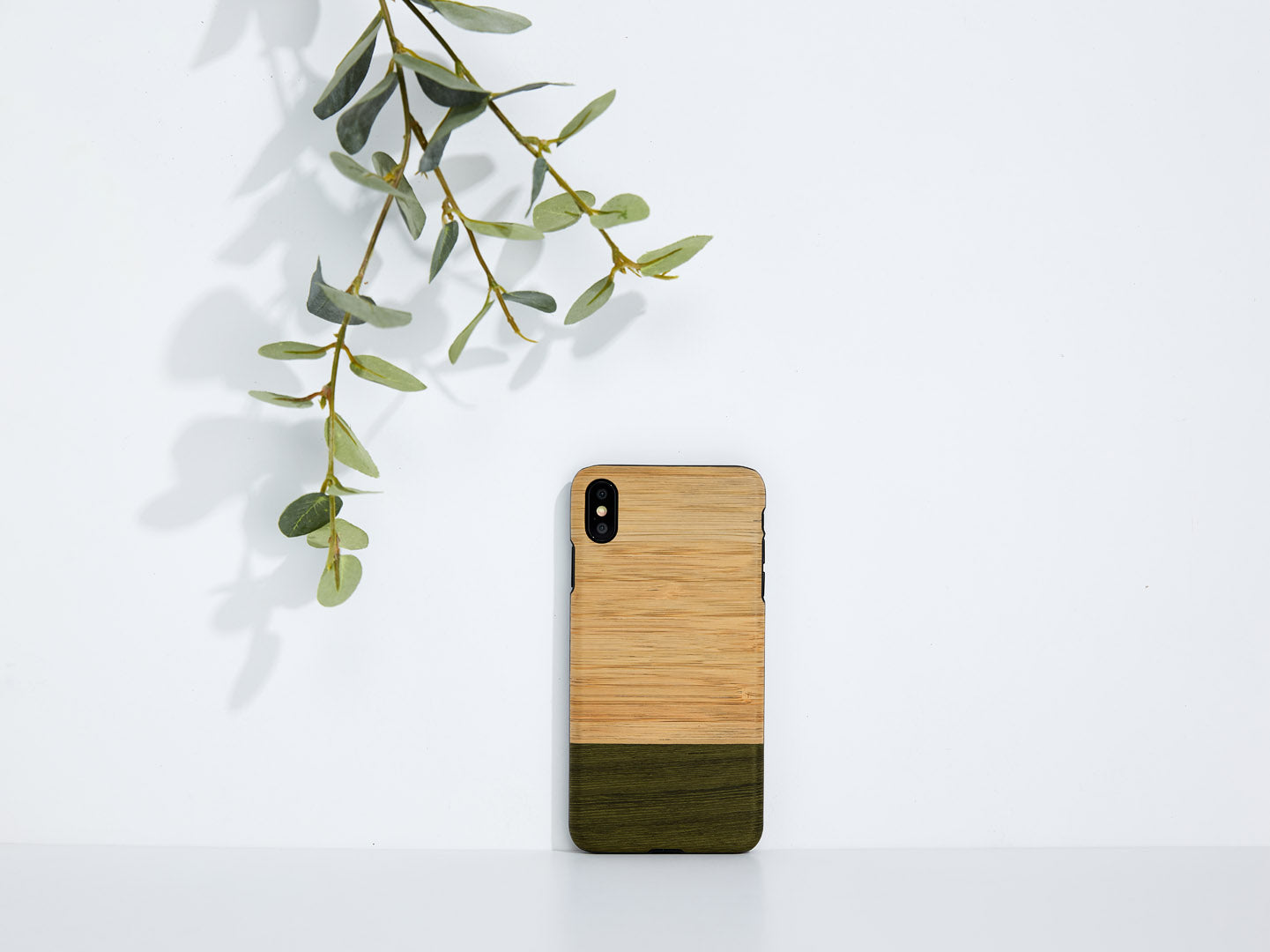 Cover for iPhone X/XS made of natural wood - MAN&amp;WOOD