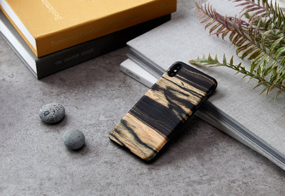 iPhone XS Max protective cover made of natural wood MAN&amp;WOOD