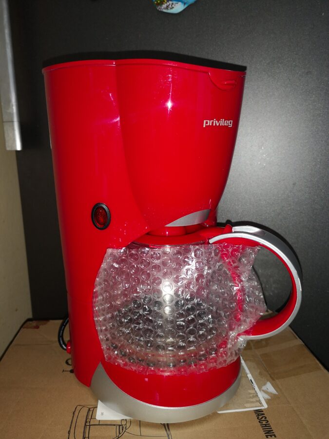 Filter coffee pot. 1.37 L. Paper filter 1x4. 1080 watts