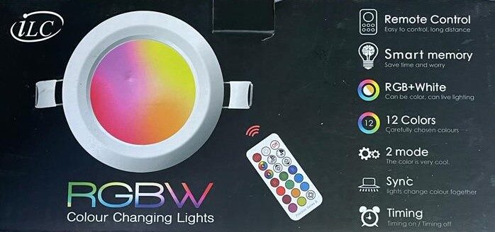 LED RGB  IEBŪVĒJAMS LED GAISMEKLIS, spilgtuma un krāsu regulēana. 4 gab. Ar pulti. IP44