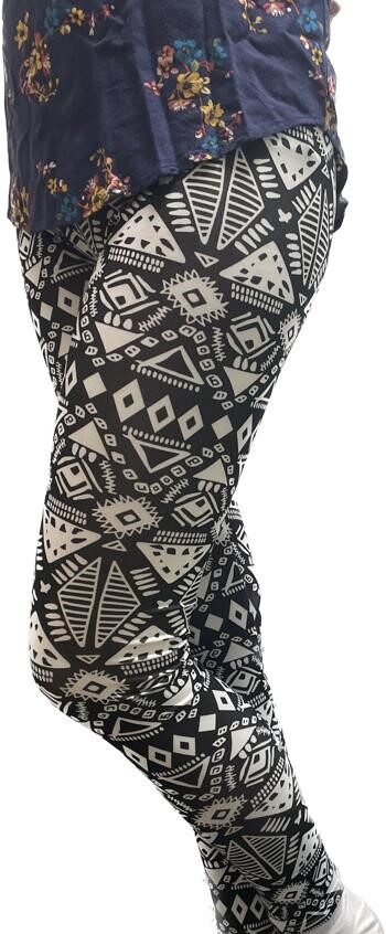 Leggings with black and white pattern