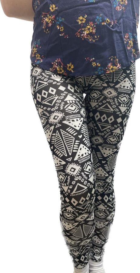 Leggings with black and white pattern