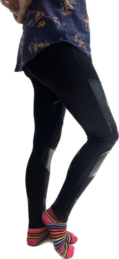 Airy leggings. Black