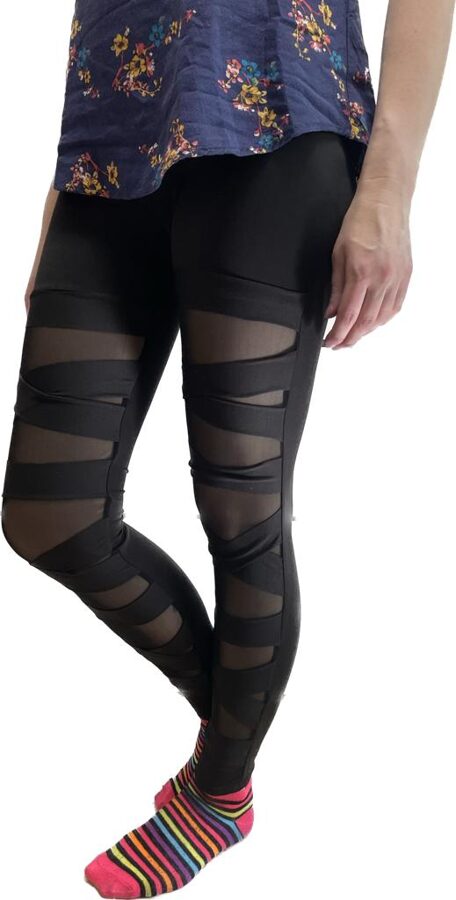 Stylish and comfortable - Fitted leggings with cuts that highlight your figure