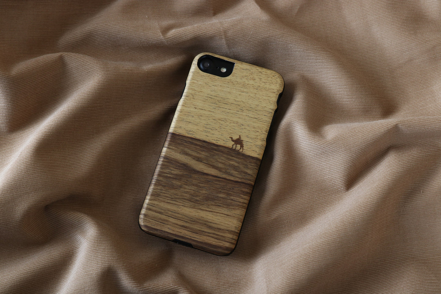 iPhone 7/8 protective cover made of natural wood MAN&amp;WOOD