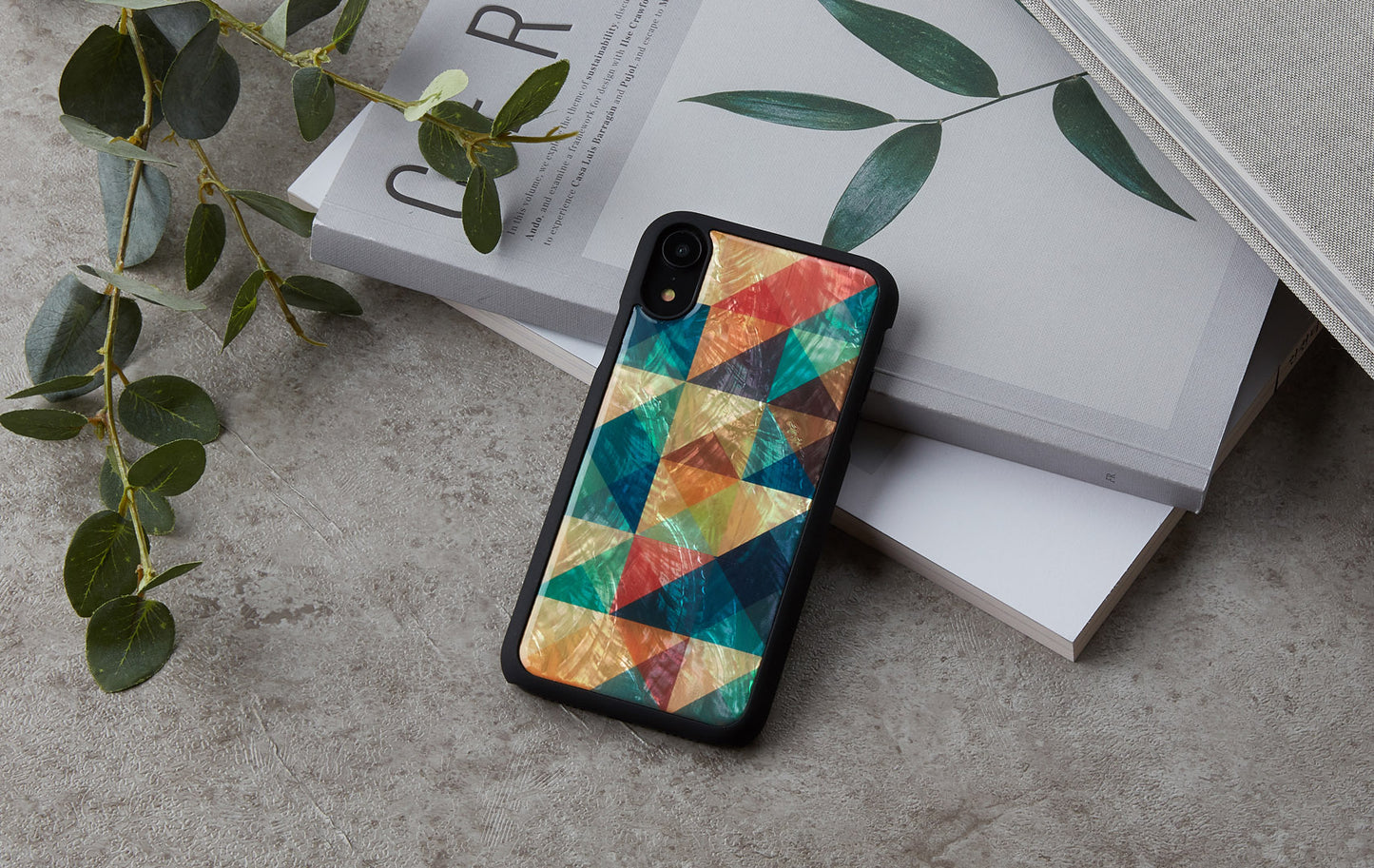 Черный защитный чехол для смартфона iKins Mosaic iPhone XR