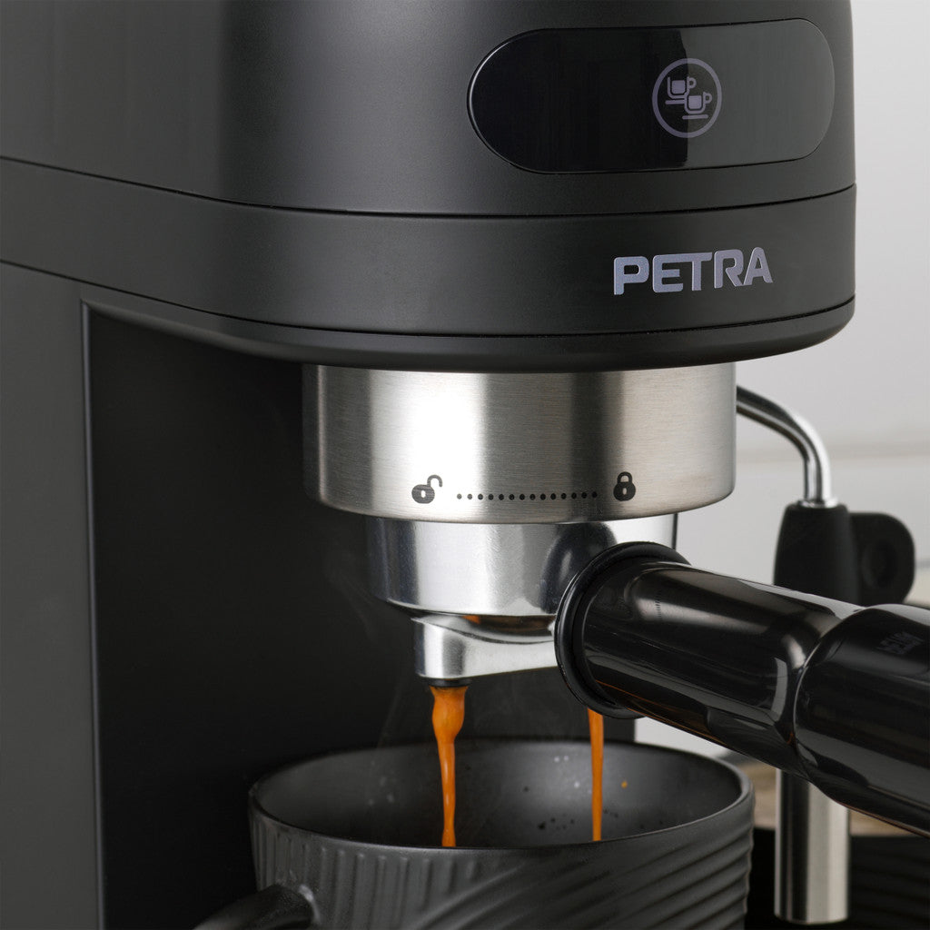 Espresso automāts ar piena putotāju Petra PT5240BVDE