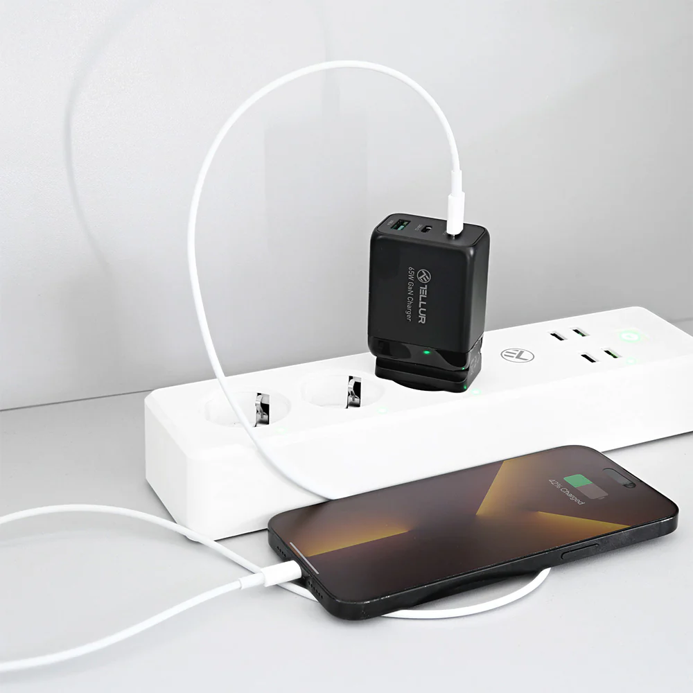 65W GaN sienas lādētājs 3 porti, 2xUSB-C + USB-A, Tellur