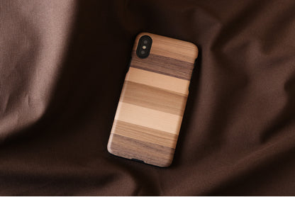 Smartphone cover made of natural wood iPhone X/XS MAN&amp;WOOD