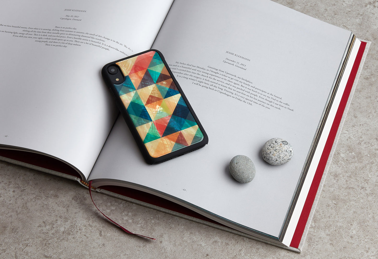 Черный защитный чехол для смартфона iKins Mosaic iPhone XR