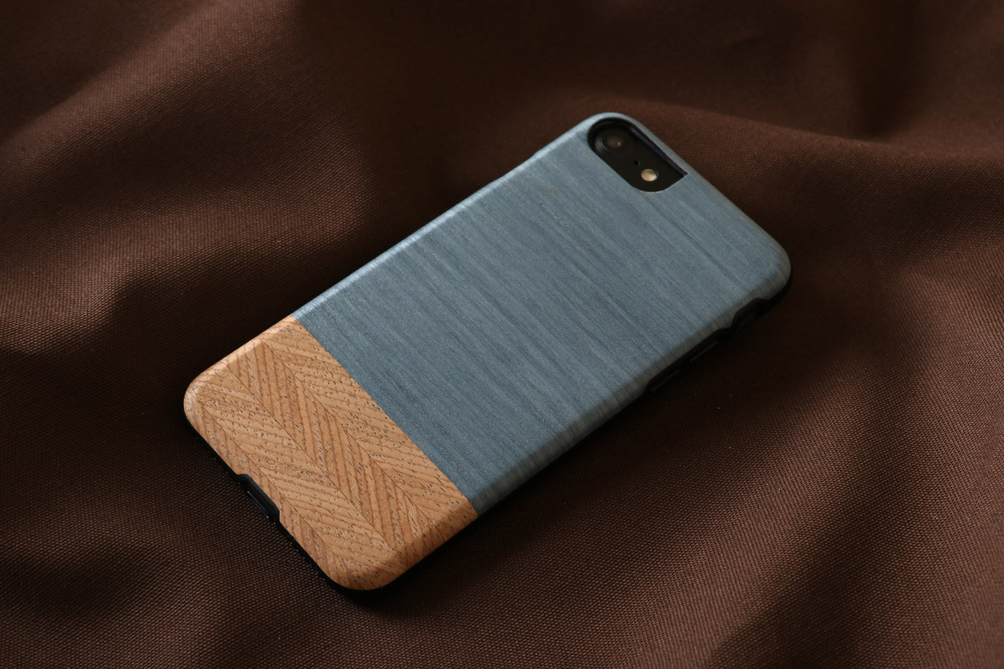 iPhone 7/8/SE cover, wooden and polycarbonate, MAN&amp;WOOD