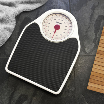 Mechanical bathroom scale with easy-to-read scale Salter 145 BKDRFEU16