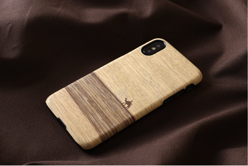 iPhone X/XS cover in natural wood, MAN&amp;WOOD terra black