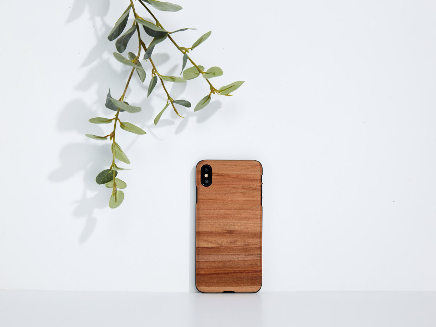 Viedtālruņa maciņš iPhone X/XS dabīgs koks MAN&WOOD