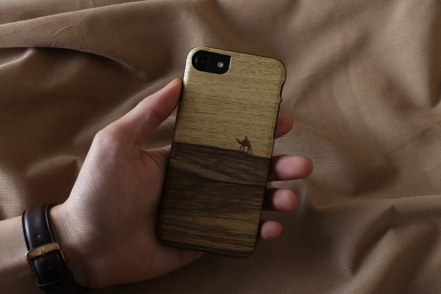 iPhone 7/8 protective cover made of natural wood MAN&amp;WOOD