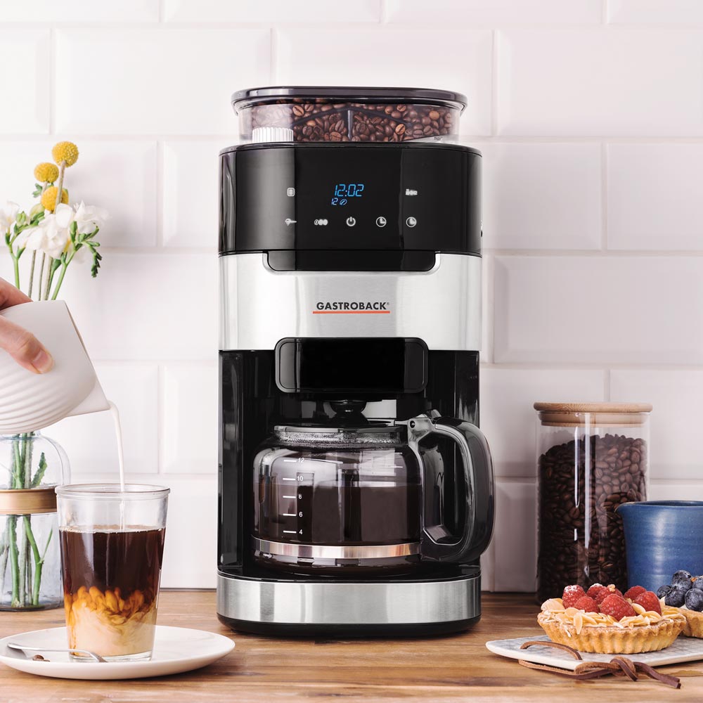 Kafijas automāts Gastroback 42711 Coffee Machine Grind & Brew Pro, 900W, 1.5L, integrētas dzirnaviņas