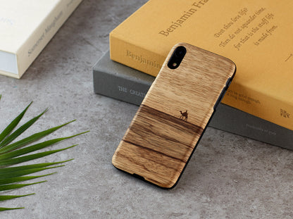 iPhone XR protective cover made of natural wood - MAN&amp;WOOD