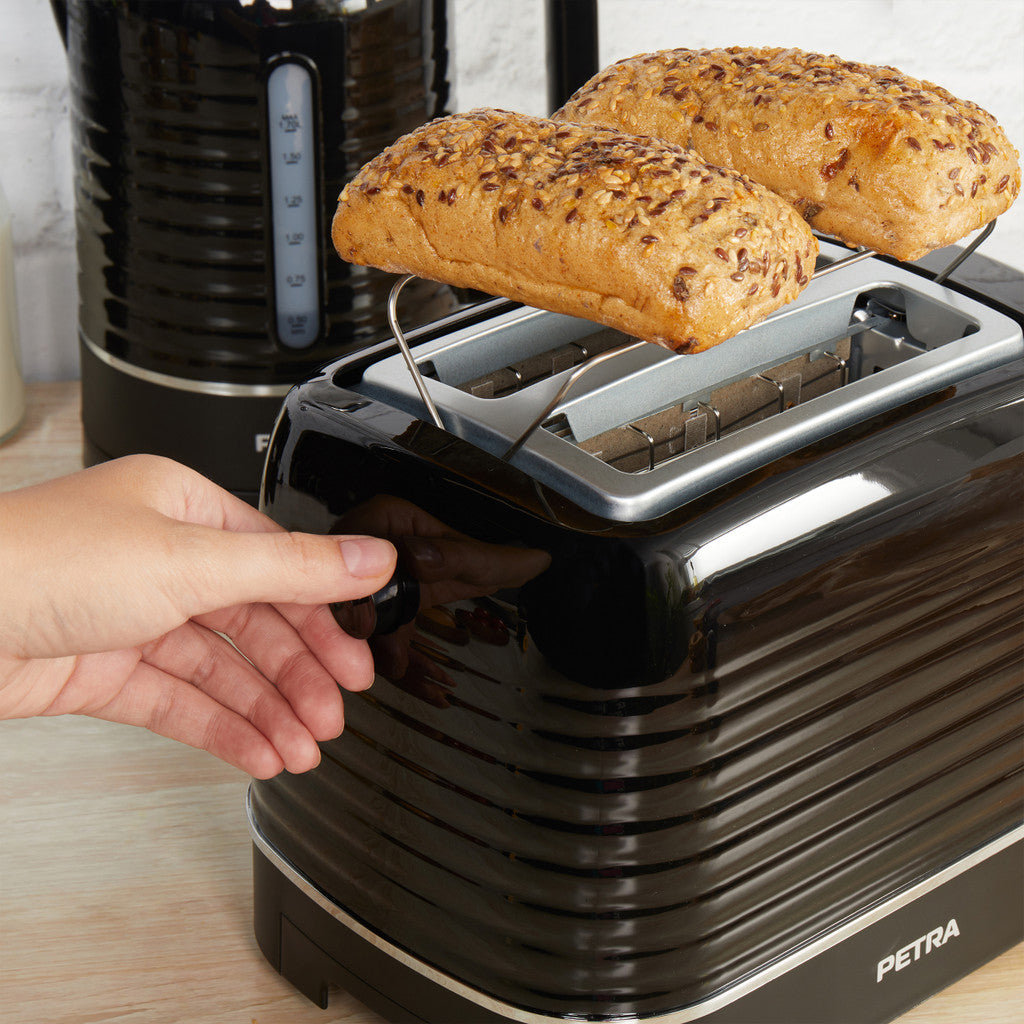 Toaster 2 šķēles Petra Oscuro PT5573BLKVDE