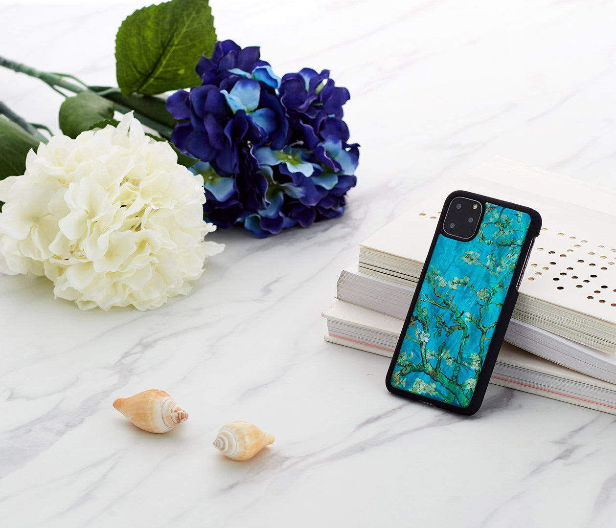 Чехол для смартфона iPhone 11 Pro Max Almond Flowers Black