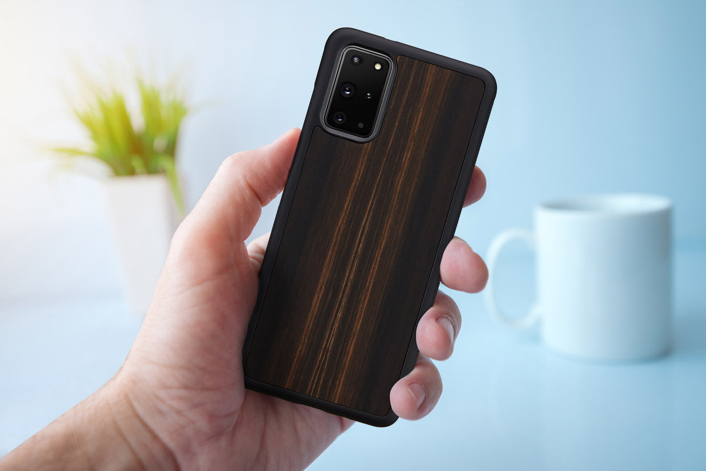 Wooden cover for Samsung Galaxy S20+ from MAN&amp;WOOD, black