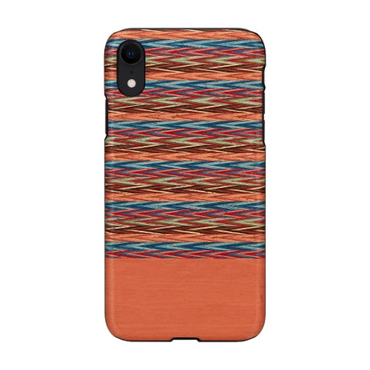 Natural wood iPhone XR smartphone cover from MAN&amp;WOOD